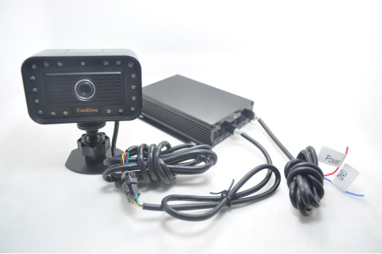 MRVL est un système de suivi GPS qui se connecte au moniteur de fatigue du conducteur MR688 version RS232