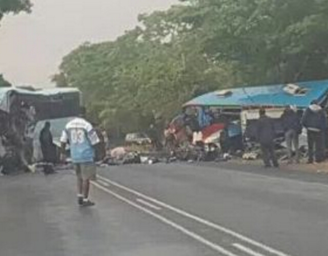 Un minibus du Zimbabwe est entré en collision et a tué plusieurs personnes